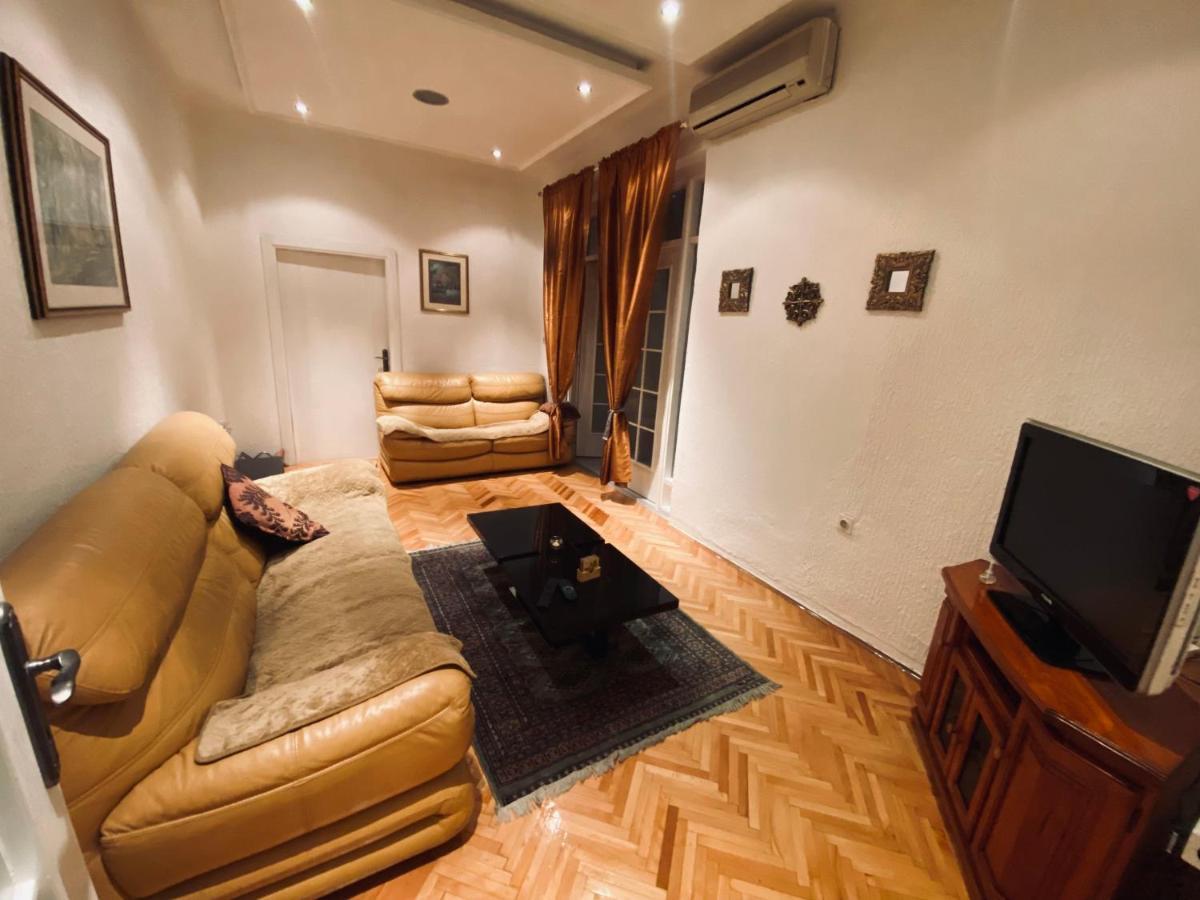 Апартаменты Right In The Heart Of Podgorica! Экстерьер фото